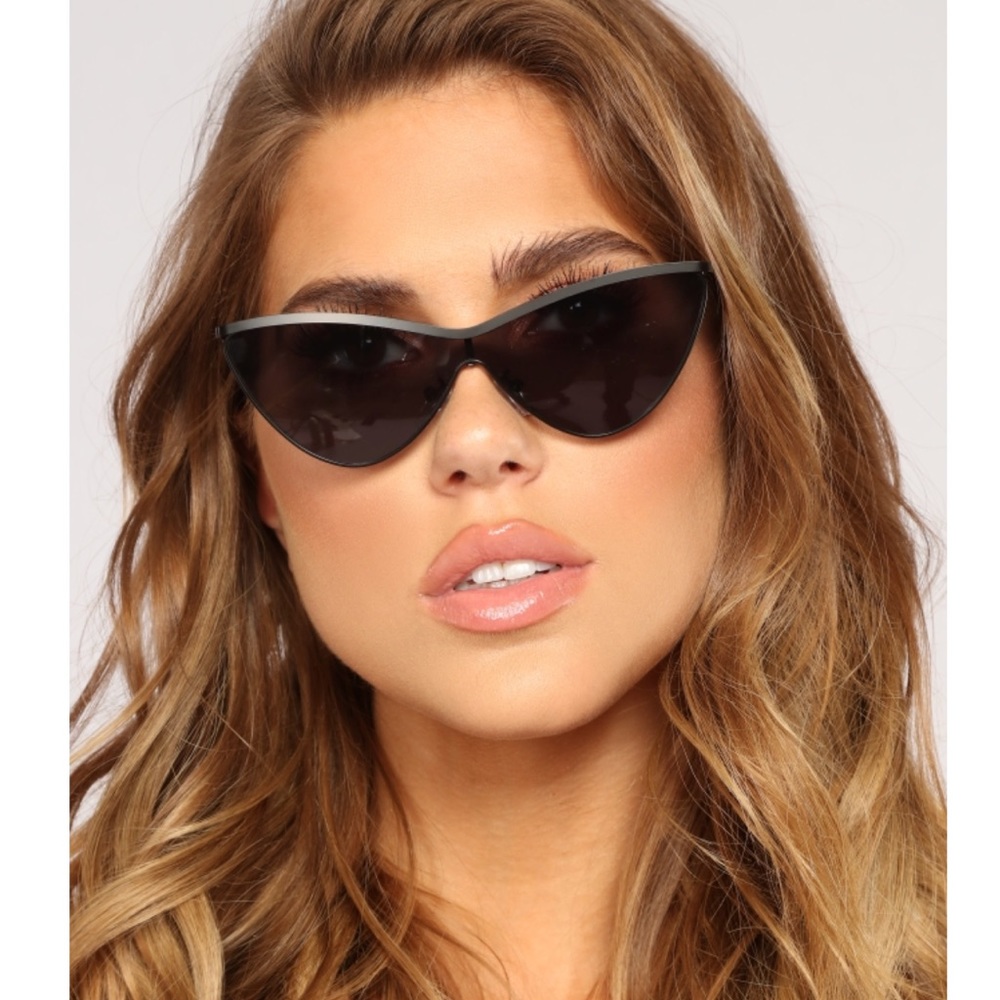 🎉Host Pick🎉Such a Copycat Sunglasses - Picture 1 of 4
